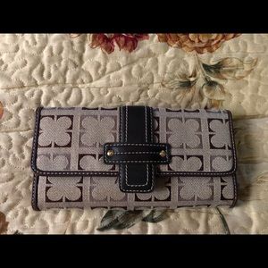 Liz Claiborne Wallet